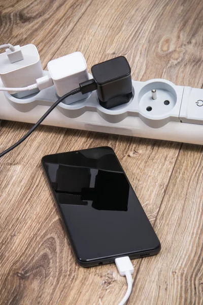 Smartphone Téléphone Portable Chargeurs Connectés Bande Alimentation Électrique Divers Dispositifs — Photo