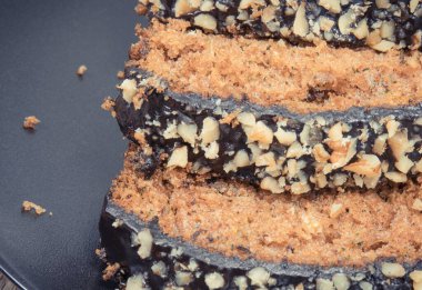 Fındık ve kuru üzümlü kabak hamuru parçaları. Taze ev yapımı lezzetli tatlı.