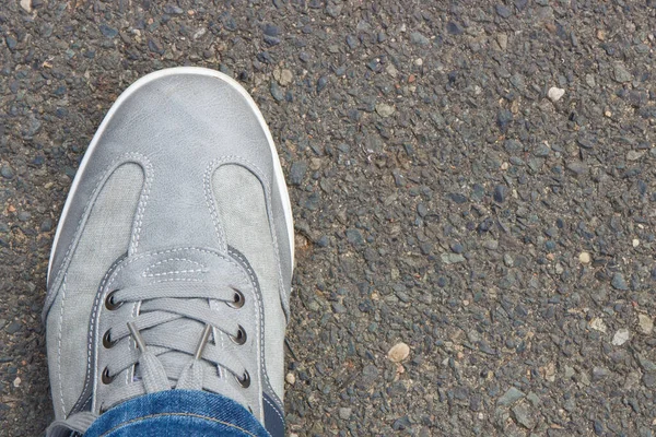Cómodos Zapatos Cuero Gris Casual Camino Asfalto Sendero Calzado Masculino —  Fotos de Stock