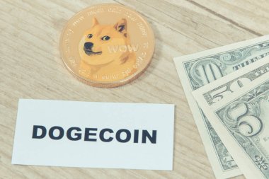 Dogecoin ve dolar. Kripto para biriminin sembolü. Uluslararası ağ ödemesi. Finans kavramı