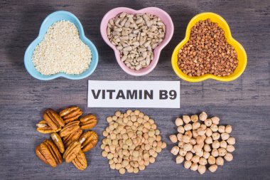 Sağlıklı besleyici gıdalar kaynak olarak doğal B9 vitamini, diyet lifleri ve diğer çeşitli mineraller