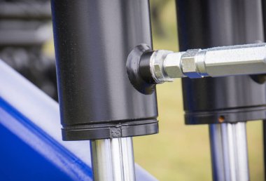 Piston, aktüatör ve pnömatik ya da hidrolik makinedeki diğer mekanizmalar. Teknoloji ve mühendislik