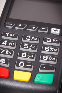 Kredi kartı okuyucu, nakit ödemelerde kullanılan bir cihaz. Ödeme terminali. Finans ve bankacılık kavramı