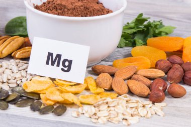 Yazıt MG, doğal magnezyum, diyet lifleri ve diğer vitaminler ve mineraller içeren besleyici sağlıklı yiyecekler.