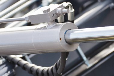 Endüstriyel hidrolik ve pnömatik makinenin tetikleyicisi. Makine ve teknoloji.