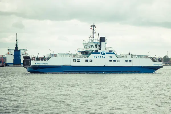 Swinoujscie West Pommeren Polen Juni 2021 Veerboot Bielik Iii Voor — Stockfoto