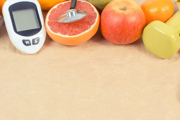 Glukometr Pomiaru Kontroli Poziomu Cukru Świeżych Dojrzałych Owoców Zdrowy Styl Zdjęcie Stockowe