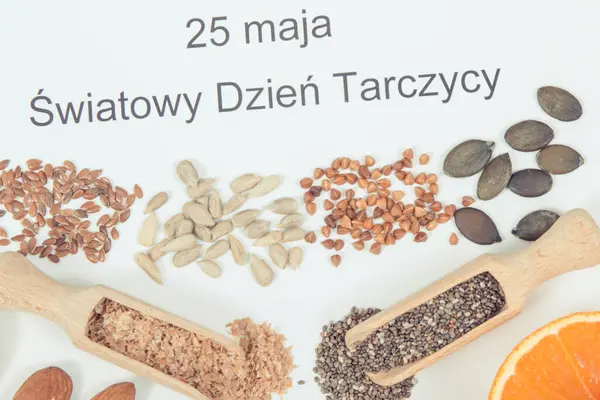 Lengyel Felirat Május Pajzsmirigy Világnap Legjobb Élelmiszer Mint Forrás Természetes Stock Kép