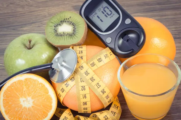 Glukosemessgerät Zur Messung Und Kontrolle Des Zuckergehalts Frischer Reifer Früchte Stockbild