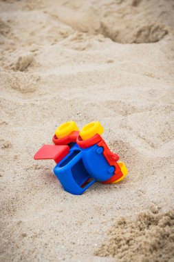 Plastik küçük araba rahatlamak için ya da kumsalda oynamak için. Yaz ve tatil zamanı