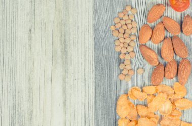 B3 vitamini ve mineraller içeren sağlıklı doğal bileşenler. Metin veya yazı için yer