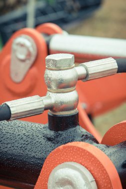 Piston, aktüatör ve pnömatik ya da hidrolik makinedeki diğer mekanizmalar. Teknoloji ve mühendislik