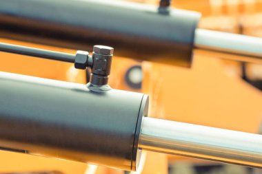 Endüstriyel hidrolik ve pnömatik makinenin tetikleyicisi. Makine ve teknoloji.