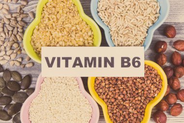 Sağlıklı besleyici gıdalar kaynak olarak doğal B6 vitamini, beslenme lifleri ve diğer çeşitli mineraller