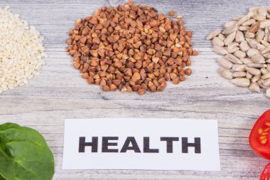 Kaynak olarak sağlıklı besleyici ürünler veya malzemeler doğal B9 vitamini, beslenme lifleri ve diğer çeşitli mineraller