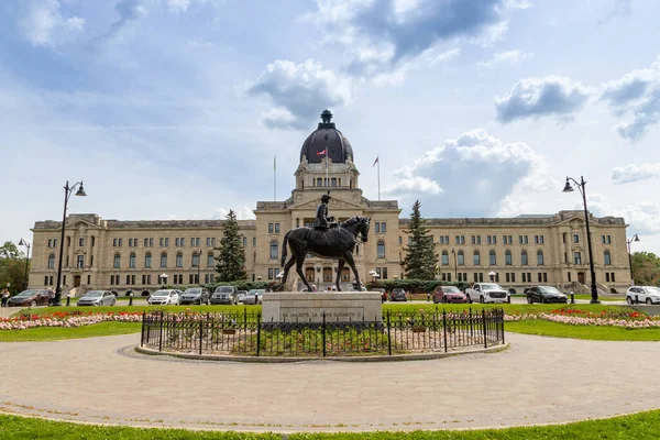 Regina Canada June 2023 Queen Elizabeth Garden Front Legislative Assembly — Stock Photo, Image