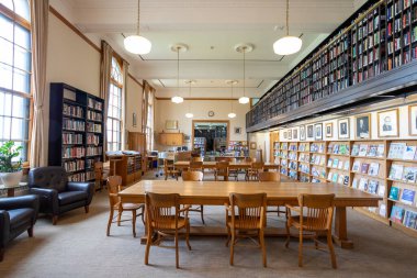 REGINA, SK, CANADA - 24 Haziran 2023: Regina, Saskatchewan, Kanada 'daki tarihi Saskatchewan Yasama Binası Kütüphanesi. Başkent binası 1908 'den 1912' ye kadar inşa edildi..