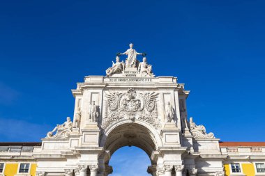 Portekiz, Praca do Comercio Plaza Lisbon 'daki tarihi Rua Augusta Kemeri, 1755 depreminden sonra kentin yeniden inşası anısına 1873 yılında tamamlandı.. 