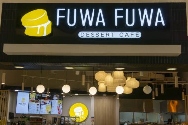 ROCKY ViEW, CANADA - 2 Mayıs 2025: Rocky View, Alberta, Kanada 'da Fuwa Fuwa mağazası. Kuzey Amerika 'nın en büyük sufle gözlemesi ve tatlı kafesi. Kanada ve uluslararası alanda yerleri var..