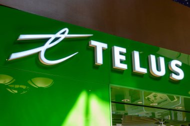 ROCKY ViEW, CANADA - 2 Mayıs 2025: Rocky View, Alberta, Kanada 'nın önde gelen ulusal telekomünikasyon şirketlerinden biri olan Telus' un mağazası.