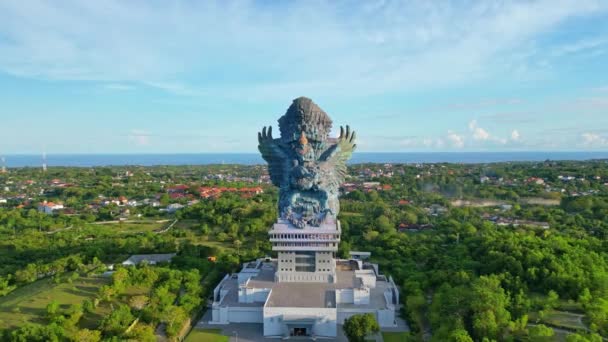 Dit Enorme Monument Van Oude God Garuda Wisnu Kencana Kunt — Stockvideo