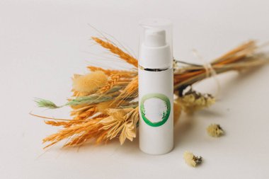 El yapımı ürünler, bakım ürünleri, dekoratif kozmetikler.