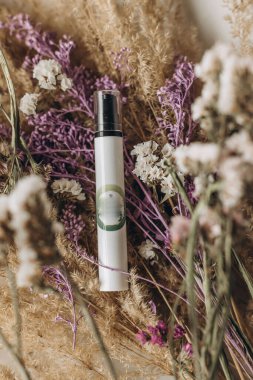 El yapımı ürünler, bakım ürünleri, dekoratif kozmetikler.