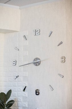 Saat, dekorasyon evin içinde. pratik bir hediye.. 