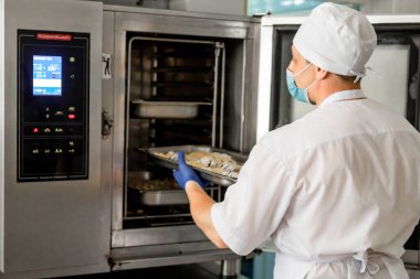 Yemek pişirme, mutfak, çalışma süreci. Nefis.