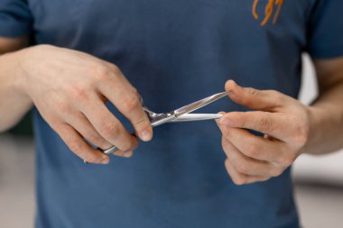 Bukleler, saç boyası, kuaför..