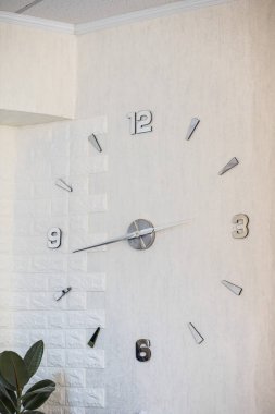 Saat, dekorasyon evin içinde. pratik bir hediye.. 