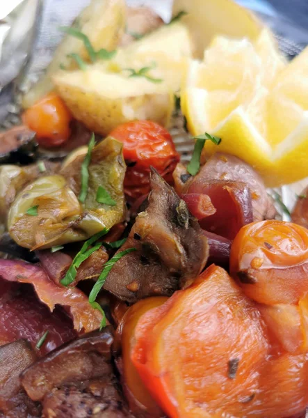 Warzywa Smażone Mieszanka Gotowanymi Ziemniakami Dania Kuchni Europejskiej — Zdjęcie stockowe