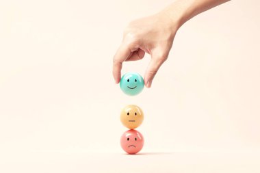 Müşteri eli mutlu ikon, müşteri memnuniyeti anketi konsepti ile reyting gösteriyor