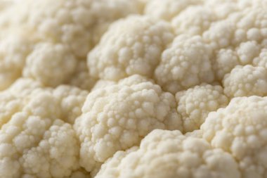 Taze organik karnabahar çiçeklerini kapatın. Seçici odak