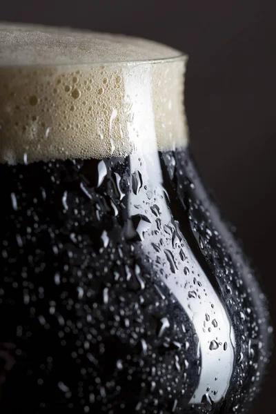Close Wet Glass Cold Dark Beer Foam Selective Focus — Stock Photo, Image