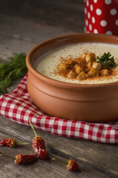 Bowl Cauliflower Cream Soup Decorated Grounded Red Pepper Some Croutons — Stock Photo, Image
