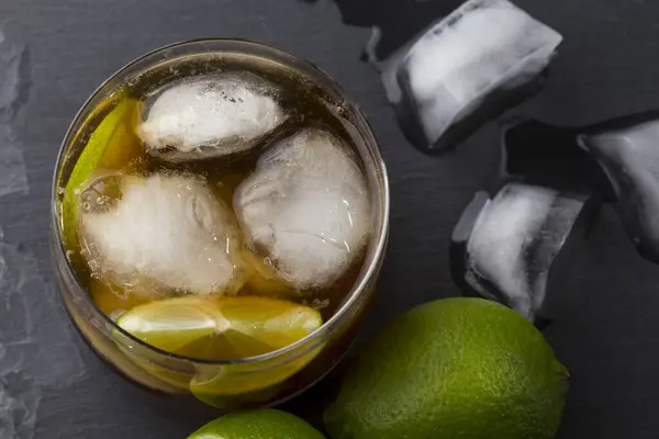 Top View Glass Cuba Libre Cocktail Rum Coke Lemon Lime — Stock Photo, Image
