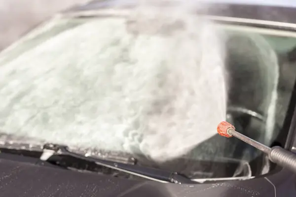 Detail Washing Car Windshield High Pressure Hot Water Detergent Car — Stock Photo, Image