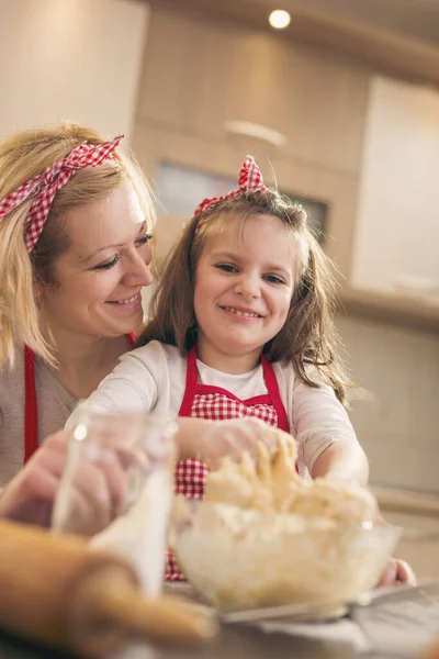 Beautiful Little Girl Kneading Dough Her Mother Kitchen Having Fun — Stock Photo, Image
