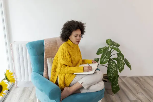 Portrait Beautiful Mixed Race Woman Sitting Armchair Taking Notes Planner — Stock Photo, Image