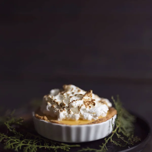 Apple Tart Decorated Whipped Cream Cinnamon Selective Focus — Stock Photo, Image