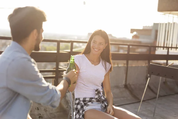 Young Couple Enjoying Hot Summer Day Rooftop Party Drinking Beer — Stock Photo, Image