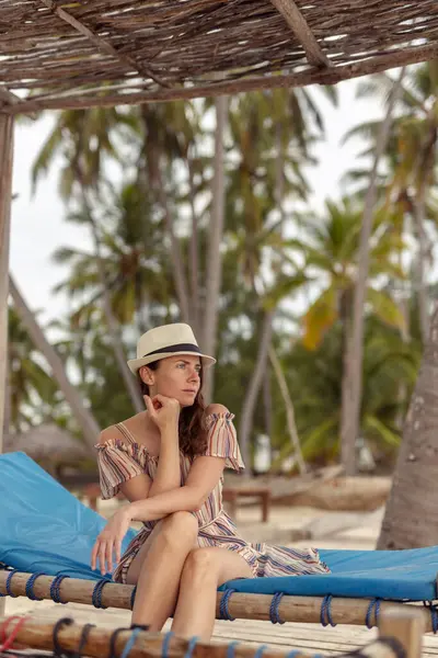 Beautiful Young Woman Relaxing Tropical Exotic Beach Resort Sitting Sun — Stock Photo, Image