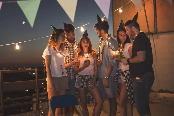 Group Young Friends Having Birthday Party Building Rooftop All Bored — Stock Photo, Image