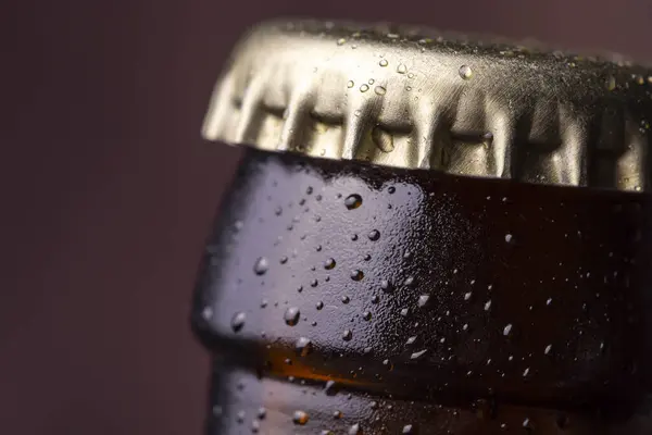 Detalhe Fechado Frio Garrafa Cerveja Molhada Com Orvalho Gotas Água — Fotografia de Stock