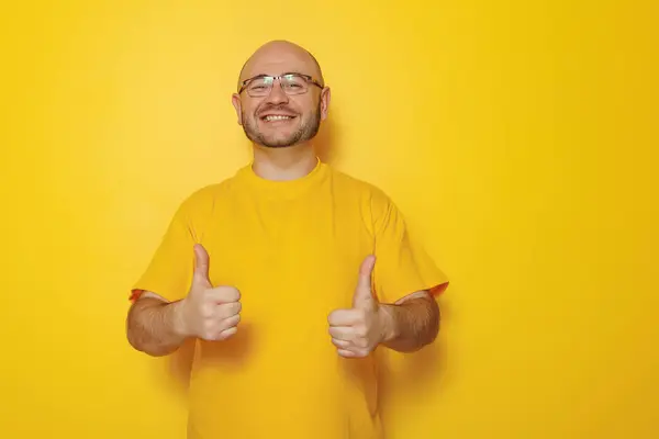 Portrait Mid 30S Bald Man Wearing Glasses Showing Thumbs Yellow — Stock Photo, Image