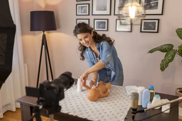 Influencer Recording Video Newborn Baby Care Products Vlogger Making Tutorial — Stock Photo, Image
