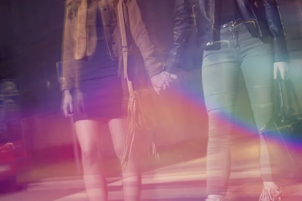 Two Girls Walking City Streets Ready Night Out Friends — Stock Photo, Image