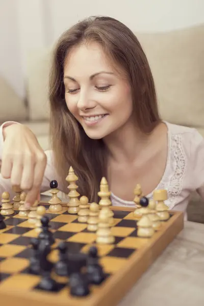 Portrait Beautiful Young Woman Smiling While Making Her Move Chess — Stock Photo, Image