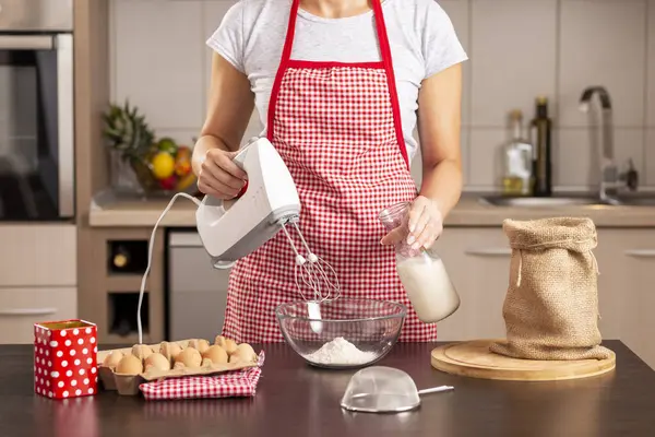 Detail Female Hand Holding Mixer Pouring Milk Bowl Mixing Pancake — Stock Photo, Image
